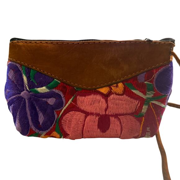 Guatemalan Huipil Floral Embroidered Crossbody Bag, Boho Artisan - Picture 2 of 5